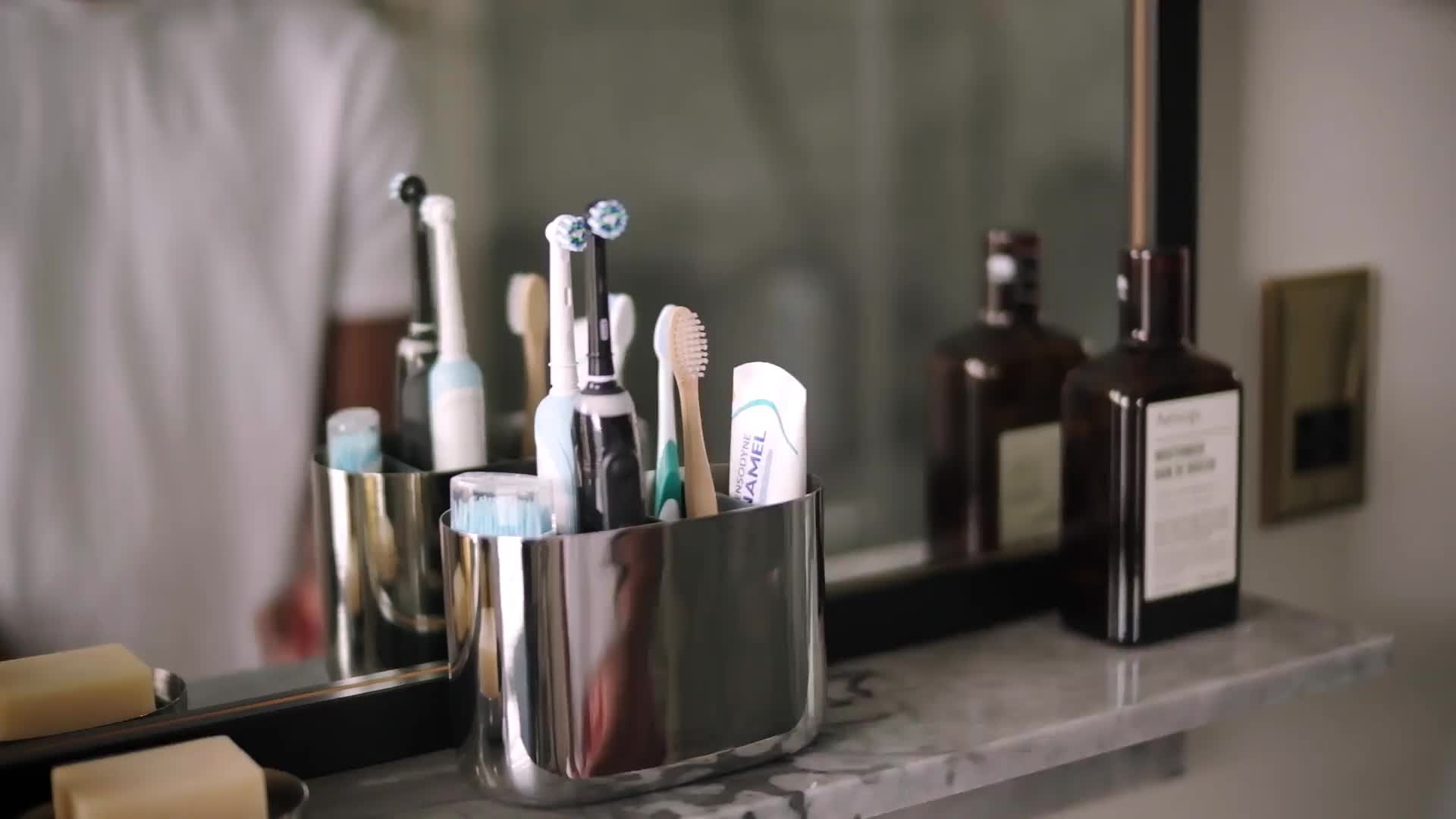Large Stainless-steel Toothbrush Caddy | Joseph Joseph US